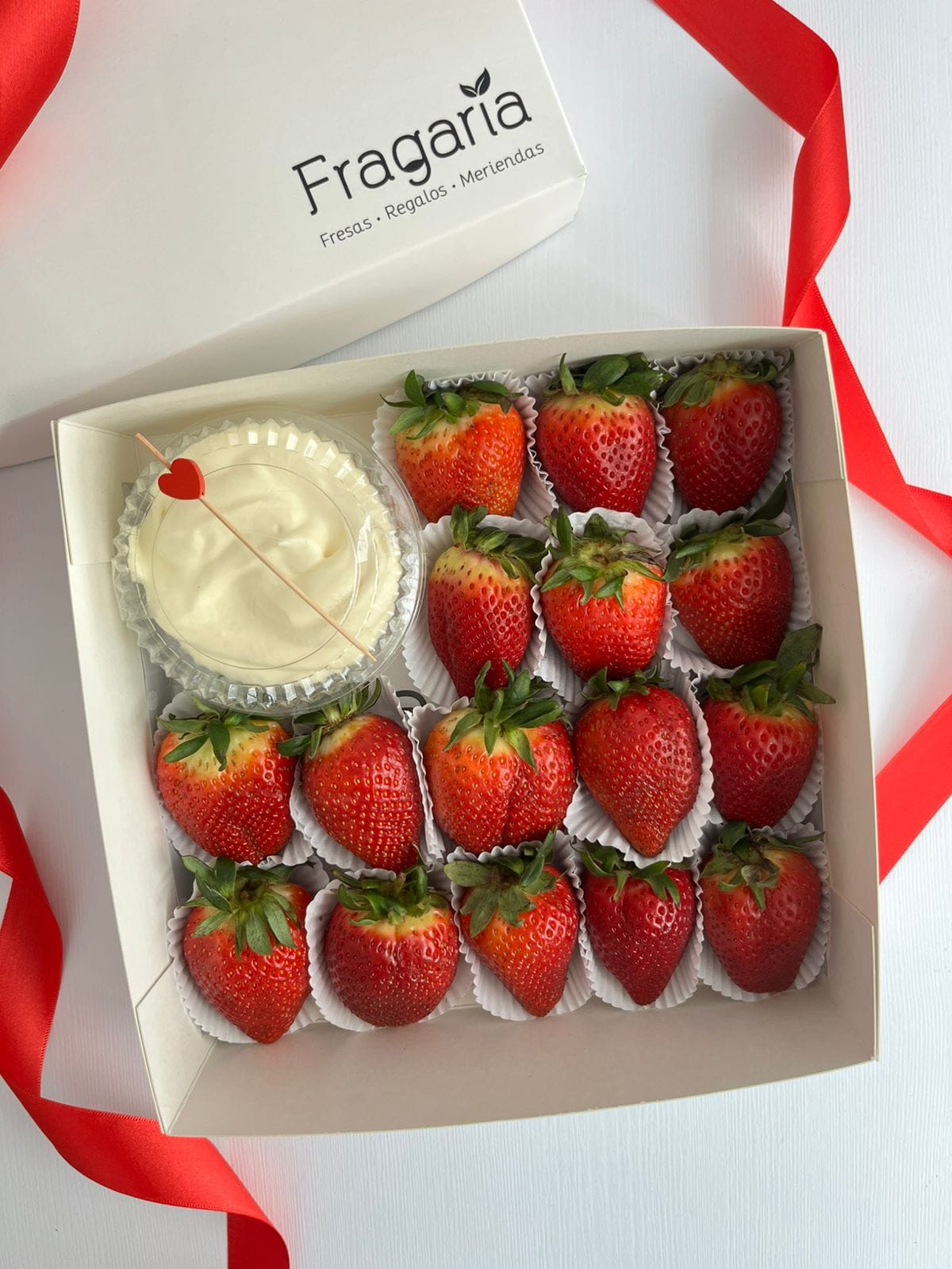 FRESAS CON CREMA